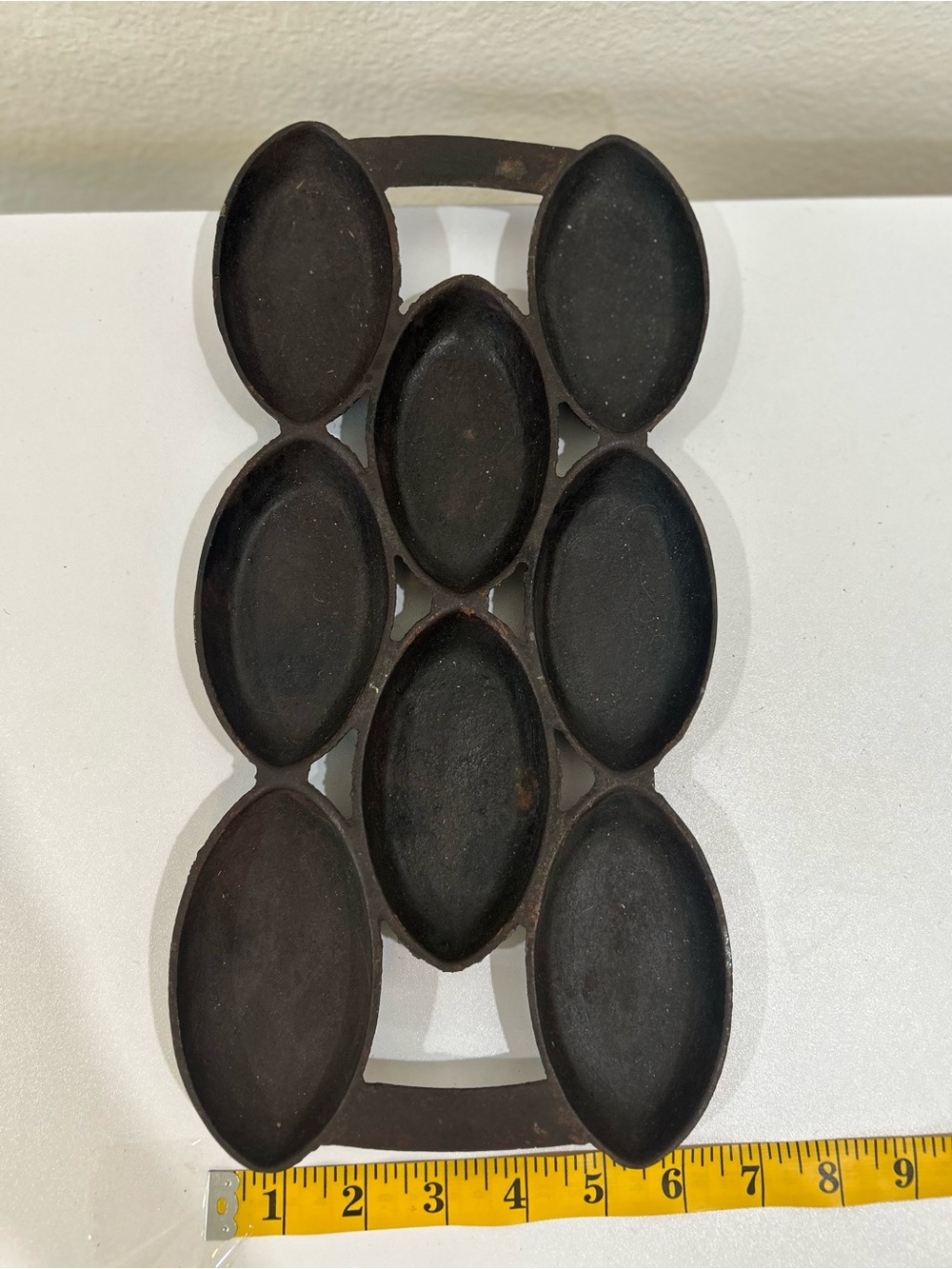 Cast Iron Antique Bakeware Gem Rustic Oval Design Pan